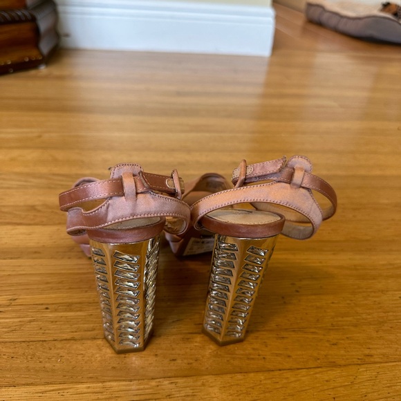 Beautiful & Unique Pale pink satin ankle strap platform heels by Topshop. - Picture 3 of 7